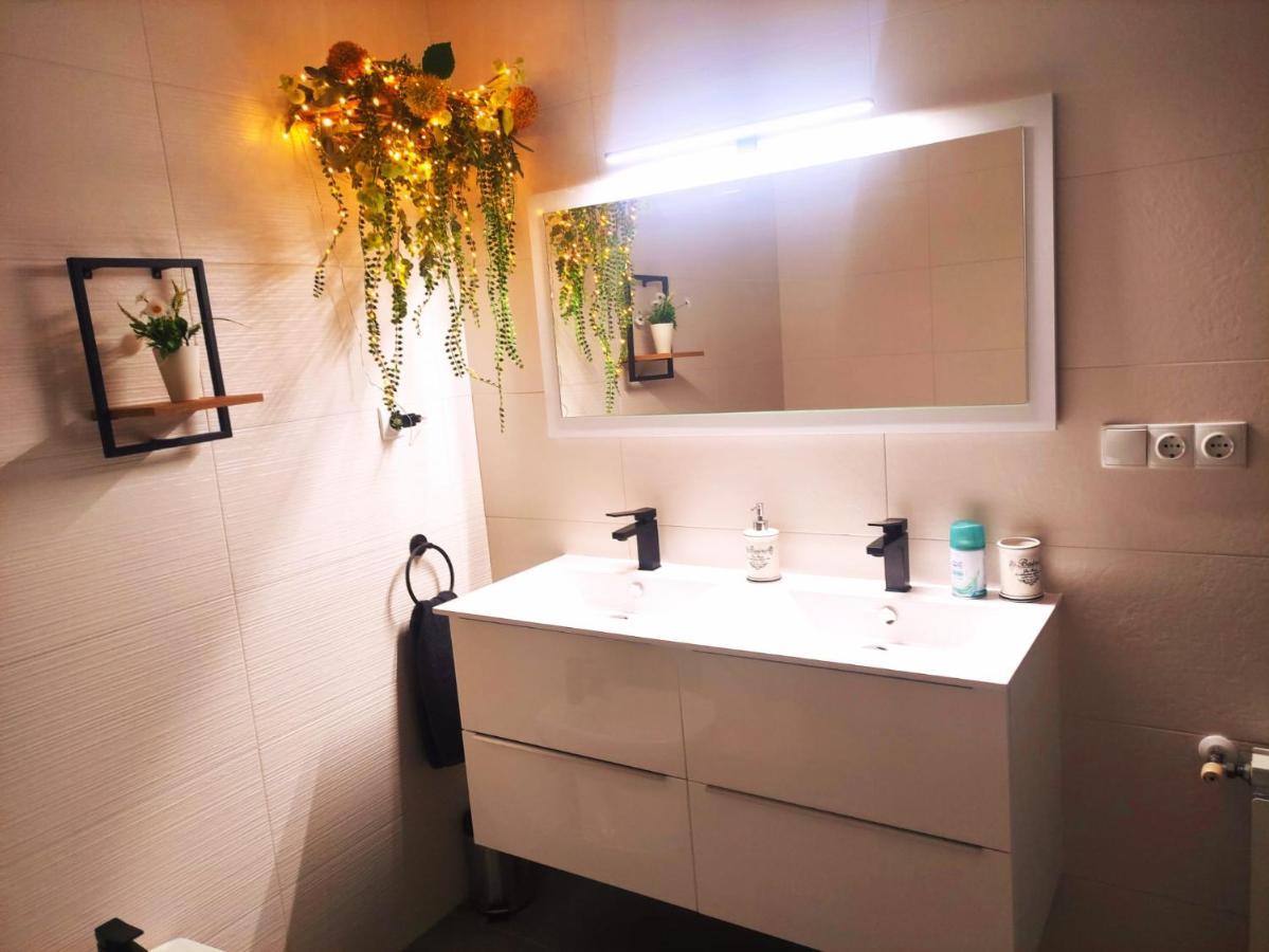 Rosalia 5 Estrellas - Garaje Free - 90M2 Granada Luaran gambar
